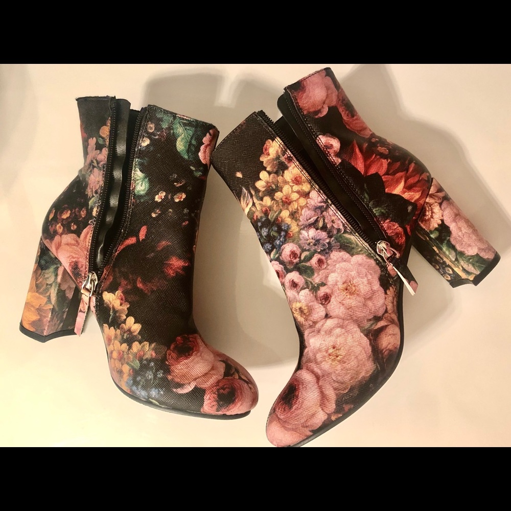 Diba Women's Floral Zip Block 3” Ankle Boots Sz 7M